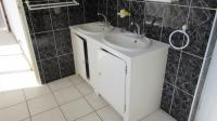Main Bathroom - 10 square meters of property in St Helena Bay