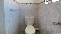 Main Bathroom - 3 square meters of property in Tasbetpark