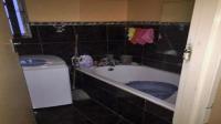 Main Bathroom - 4 square meters of property in Norwood (CPT)