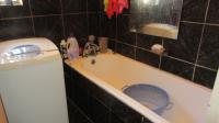 Main Bathroom - 4 square meters of property in Norwood (CPT)
