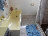 Main Bathroom - 8 square meters of property in Nigel