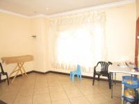 Lounges - 20 square meters of property in Roodekop