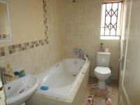 Bathroom 1 - 5 square meters of property in Roodekop