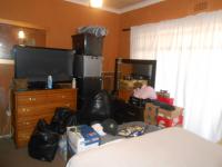 Main Bedroom - 19 square meters of property in Krugersdorp
