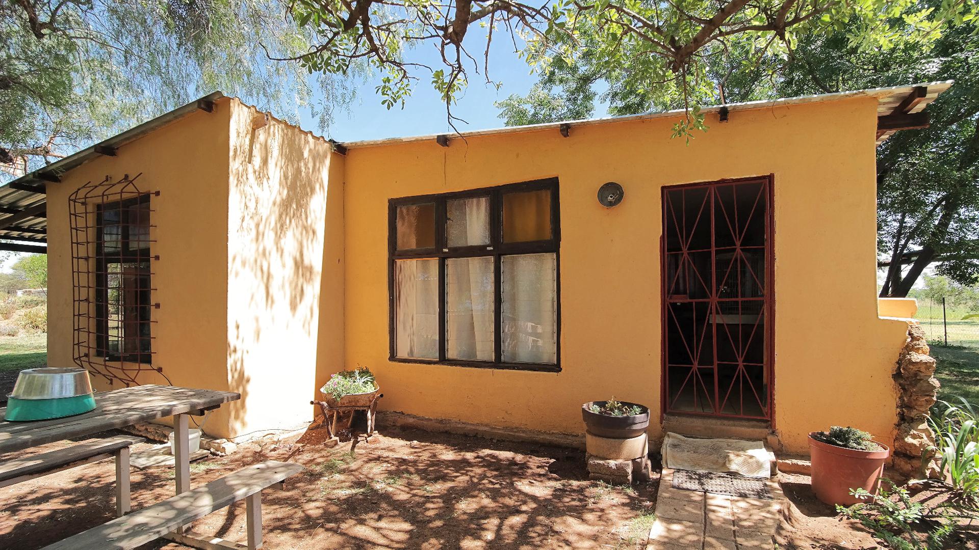 Front View of property in Kromdraai