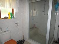 Main Bathroom - 17 square meters of property in Magaliesburg