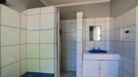 Bathroom 2 - 8 square meters of property in Geelhoutpark