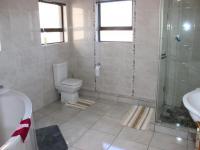 Bathroom 2 - 11 square meters of property in Vanderbijlpark