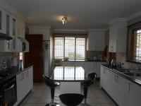 Kitchen - 14 square meters of property in Greenhills