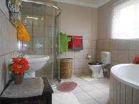 Main Bathroom - 8 square meters of property in Greenhills