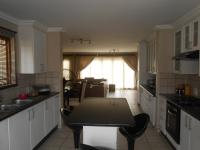 Kitchen - 14 square meters of property in Greenhills