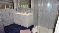 Main Bathroom - 9 square meters of property in Lincoln Meade