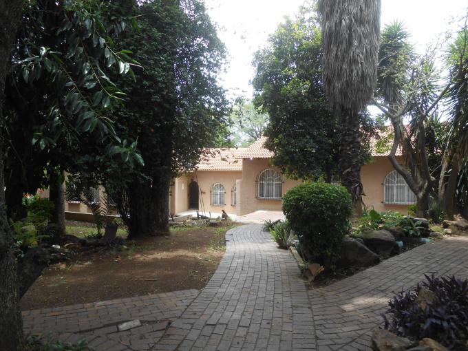 Standard Bank EasySell 4 Bedroom House for Sale in Kew MR1