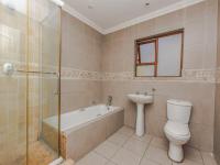 Bathroom 1 of property in Sagewood