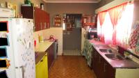 Kitchen - 14 square meters of property in Groeneweide