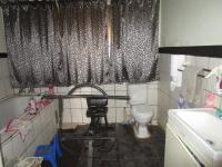 Bathroom 1 - 11 square meters of property in De Deur