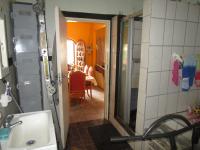 Bathroom 1 - 11 square meters of property in De Deur