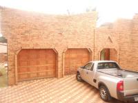 3 Bedroom 2 Bathroom House for Sale for sale in Oakdene