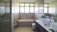 Main Bathroom - 9 square meters of property in The Hills