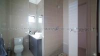 Bathroom 3+ - 8 square meters of property in The Hills