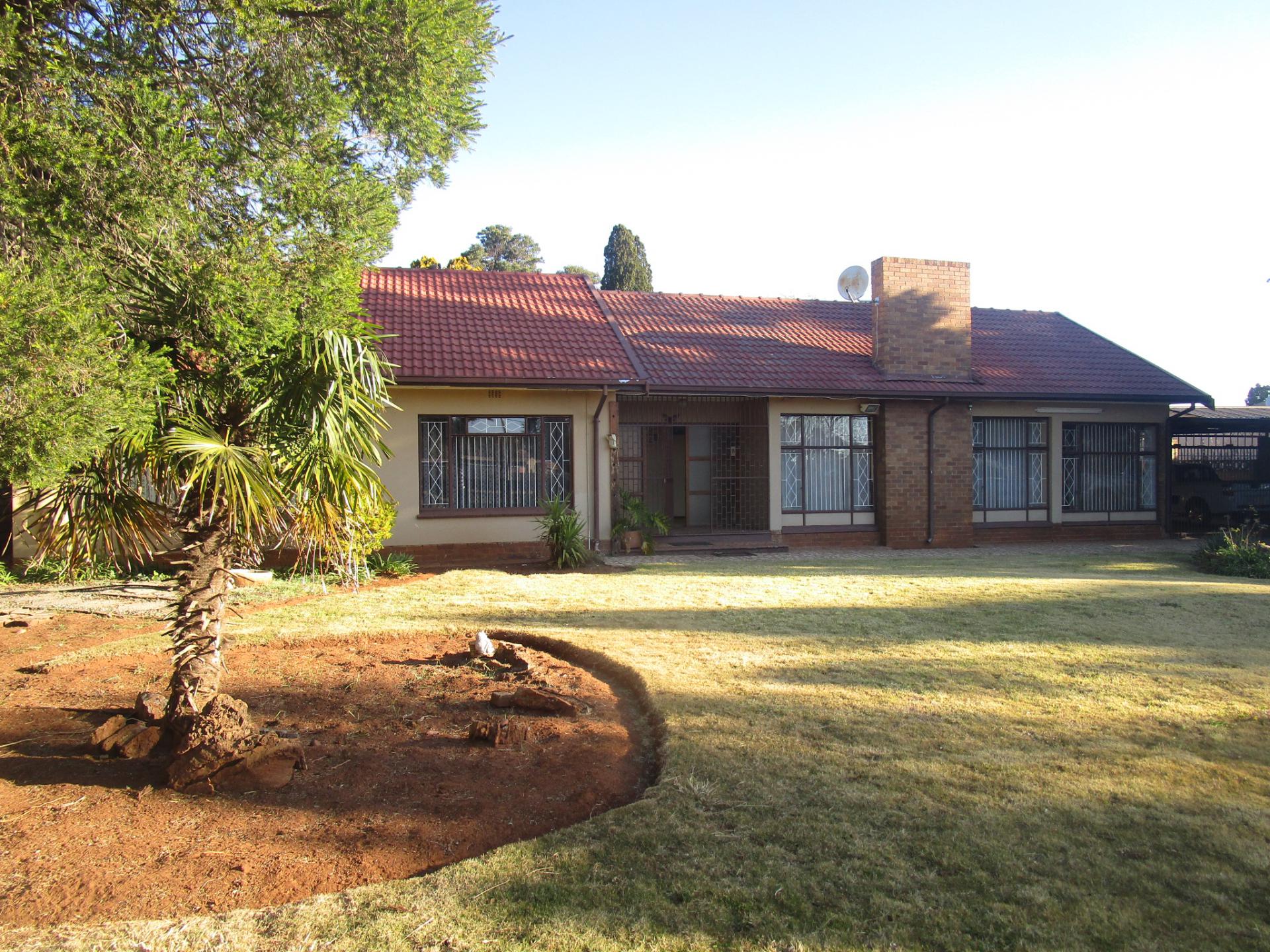 Front View of property in Westonaria