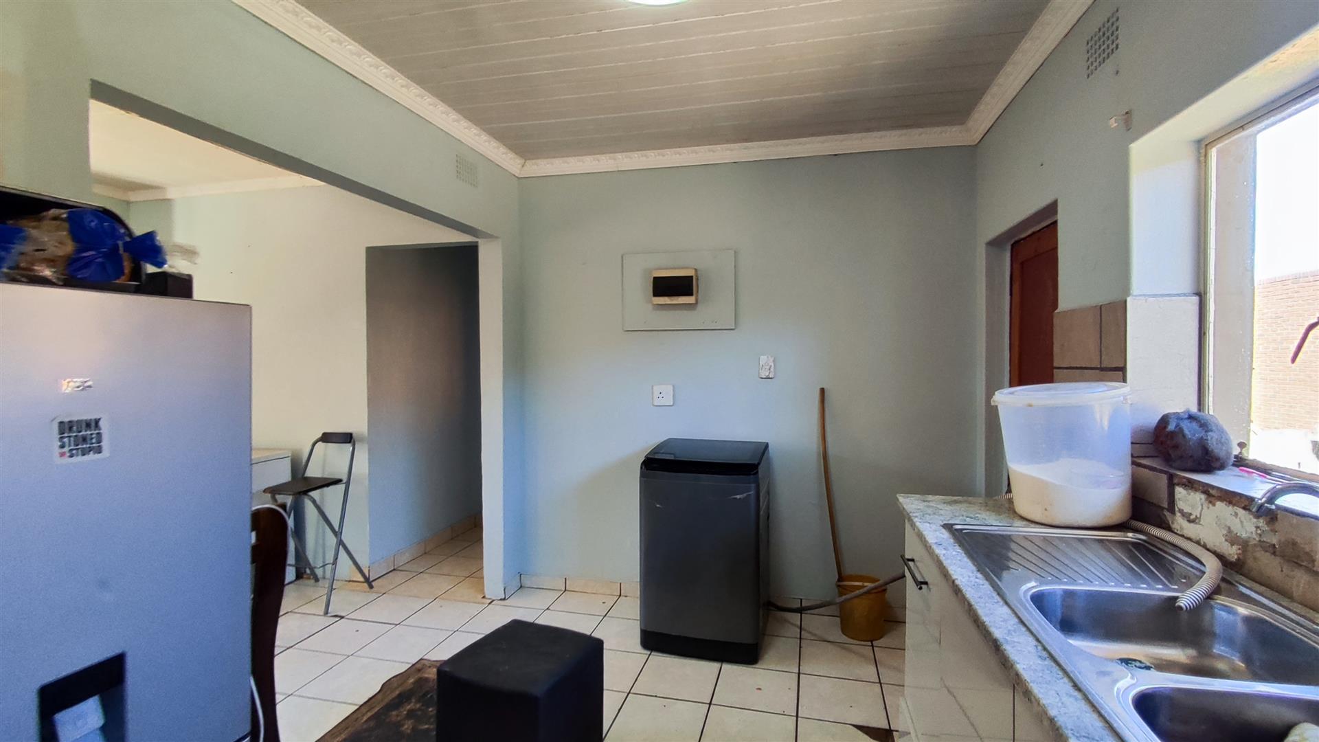Kitchen - 16 square meters of property in Vanderbijlpark