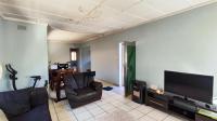 Lounges - 24 square meters of property in Vanderbijlpark