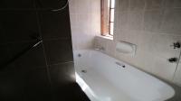 Main Bathroom - 5 square meters of property in Kosmosdal