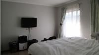 Main Bedroom - 17 square meters of property in Kosmosdal