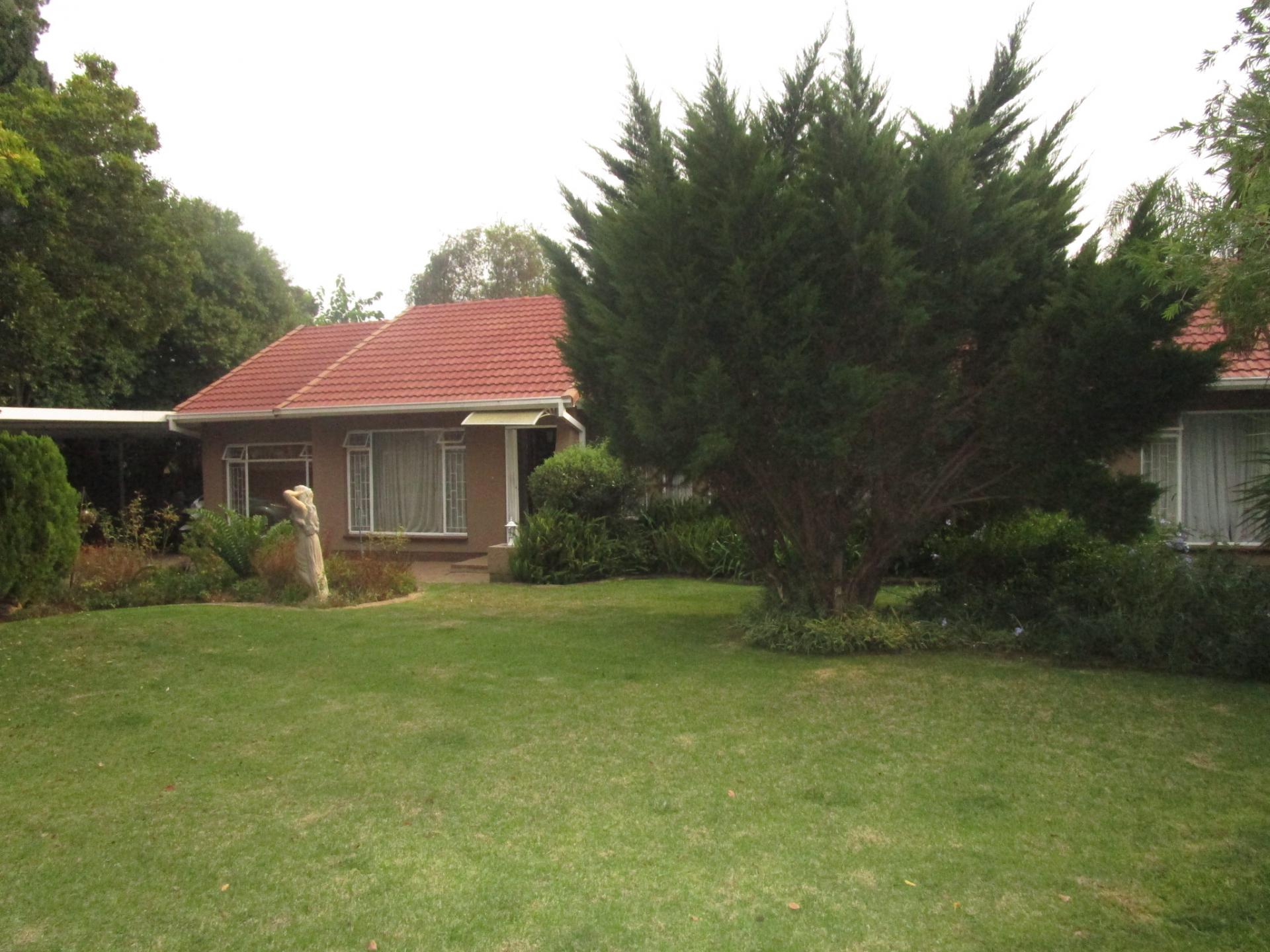 Front View of property in Brackendowns