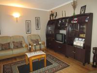 Lounges - 44 square meters of property in Brackendowns