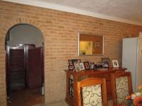 Dining Room - 21 square meters of property in Brackendowns