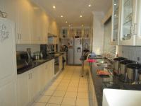 Kitchen - 32 square meters of property in Brackendowns