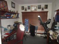Study - 14 square meters of property in Brackendowns