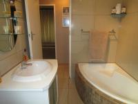 Bathroom 1 - 7 square meters of property in Brackendowns