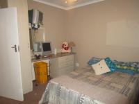 Bed Room 2 - 13 square meters of property in Brackendowns