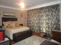 Main Bedroom - 53 square meters of property in Brackendowns