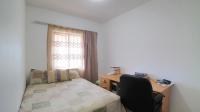 Bed Room 1 - 11 square meters of property in Akasia