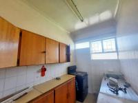 Kitchen of property in Muckleneuk