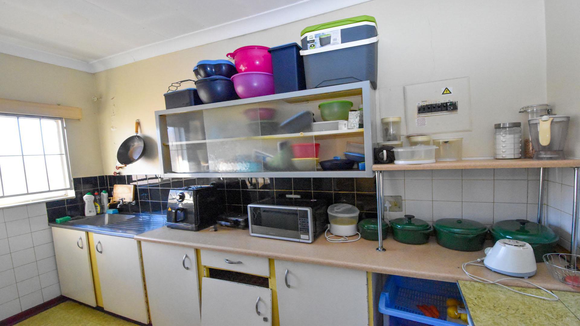 Kitchen of property in Parkhill Gardens
