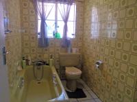 Bathroom 1 - 6 square meters of property in Van Riebeeckpark