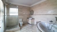 Main Bathroom - 10 square meters of property in Savannah Country Estate