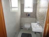 Guest Toilet - 2 square meters of property in Brakpan