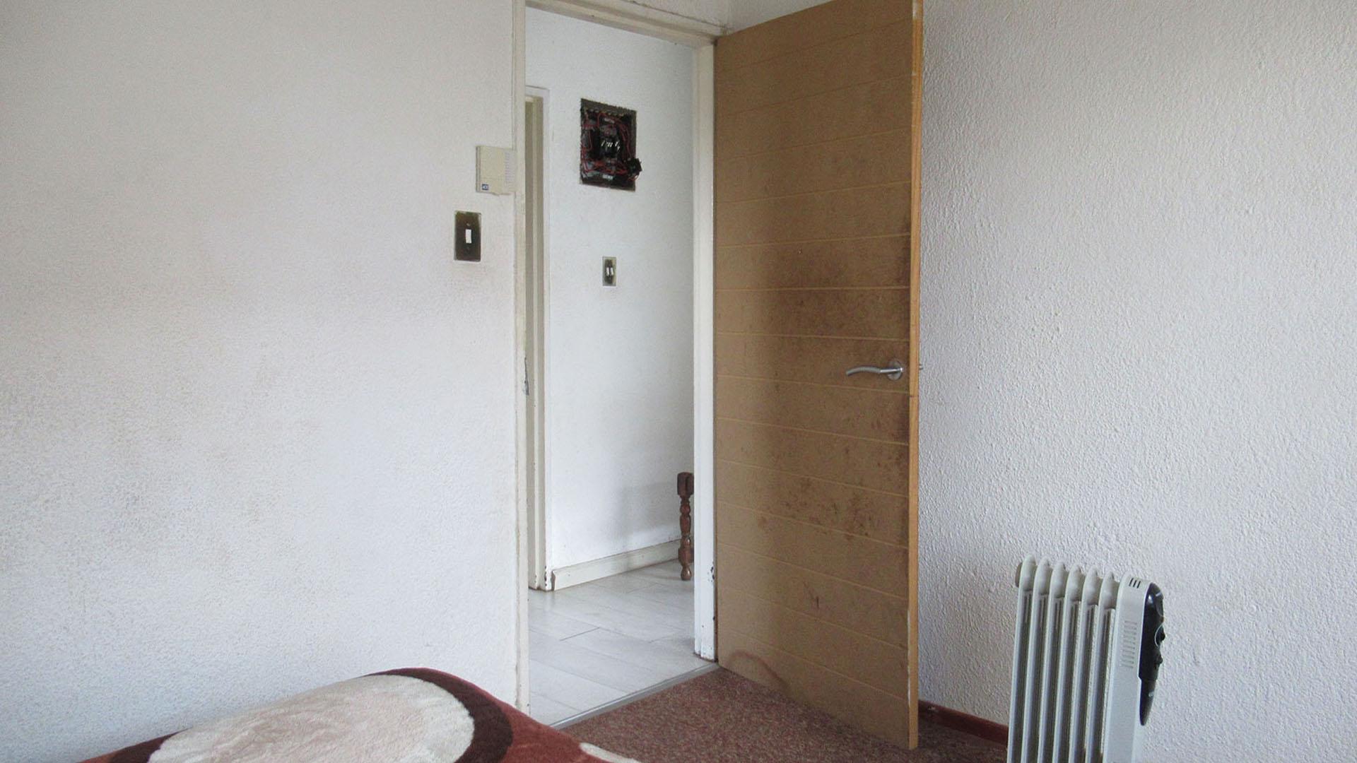 Bed Room 1 - 15 square meters of property in Orlando West