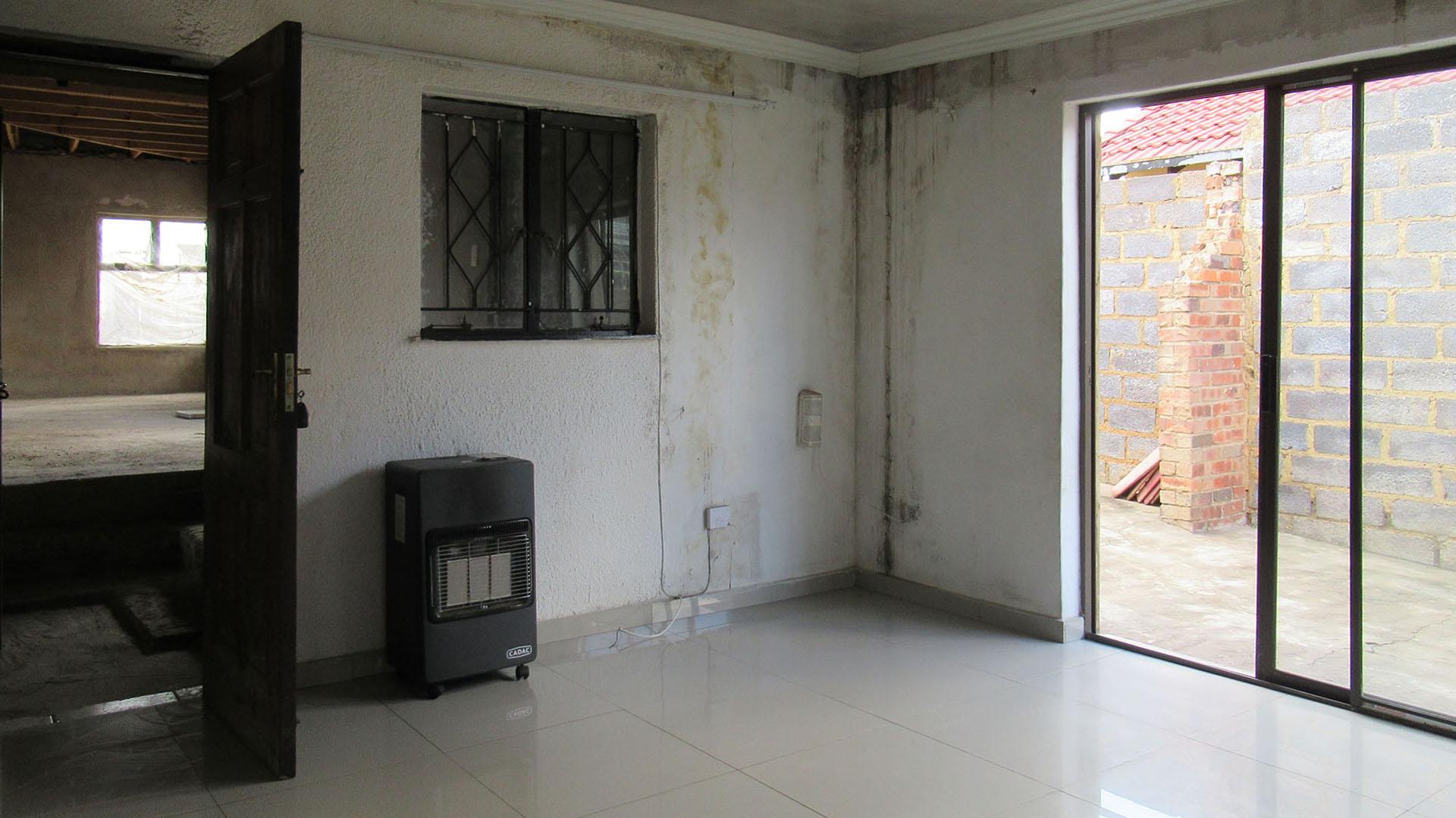 Dining Room - 19 square meters of property in Orlando West