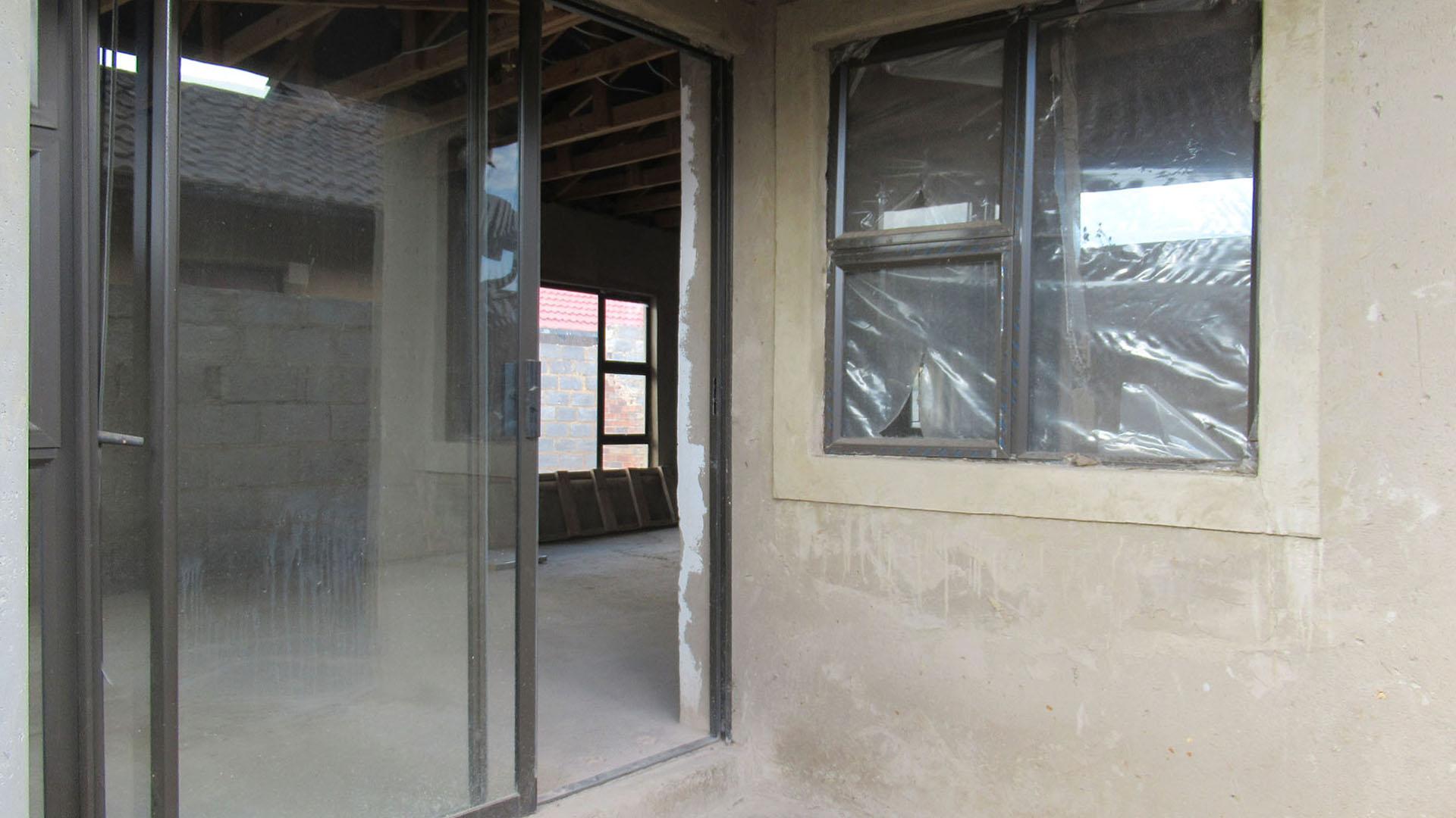 Patio - 6 square meters of property in Orlando West