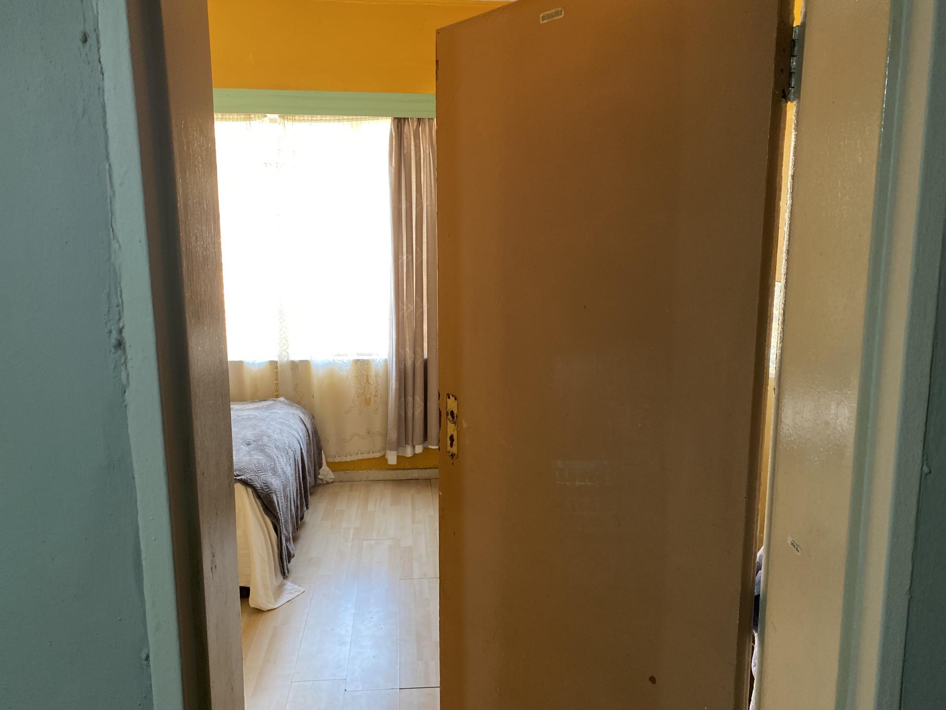 Bathroom 1 of property in Brixton