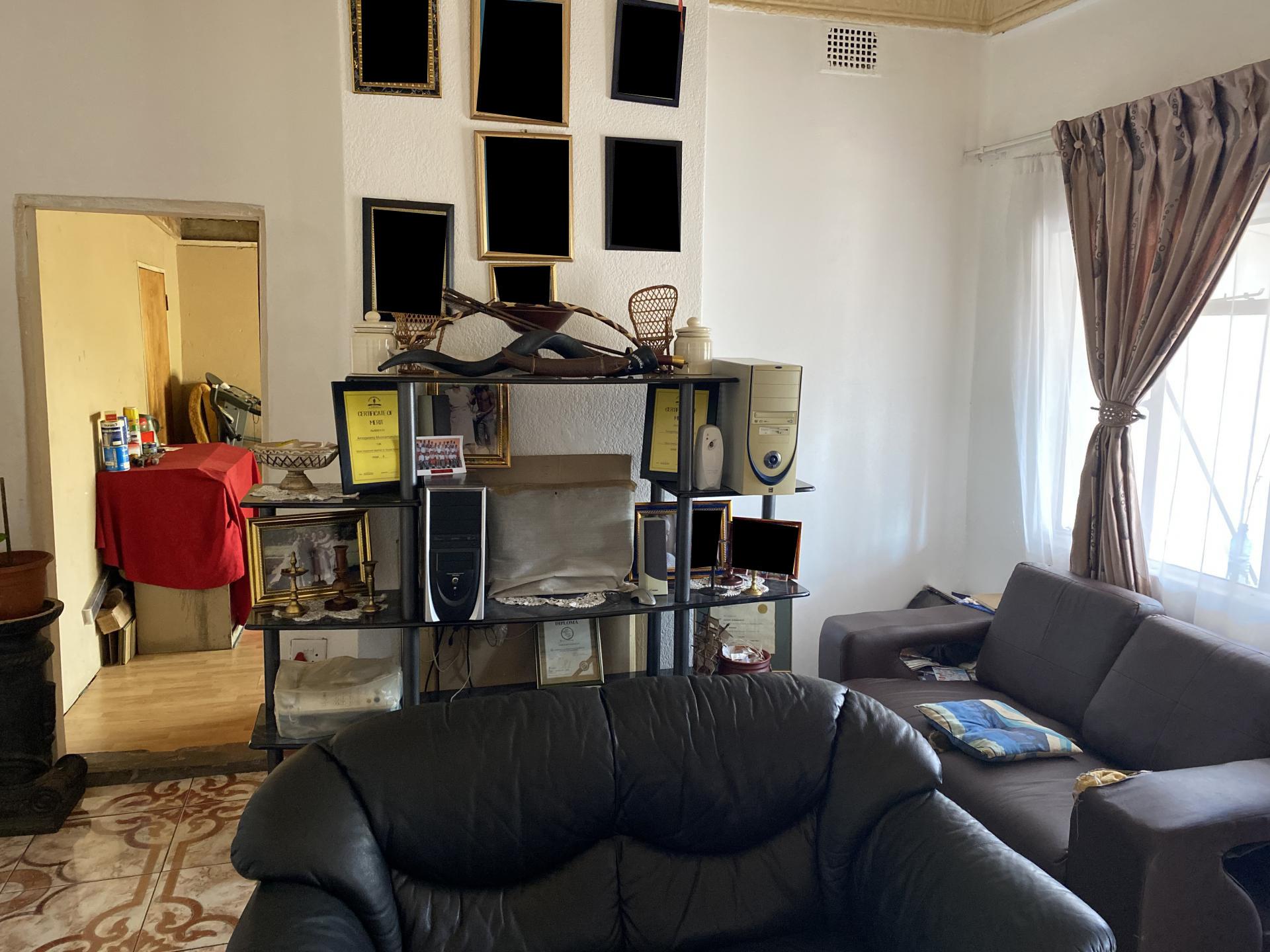 Lounges of property in Brixton