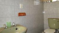 Bathroom 3+ - 3 square meters of property in Benoni