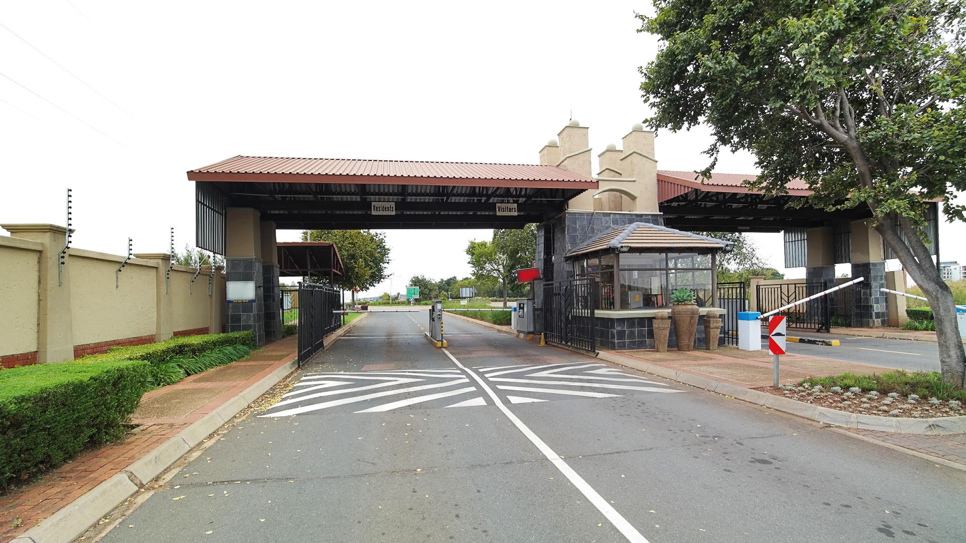 Front View of property in Highveld